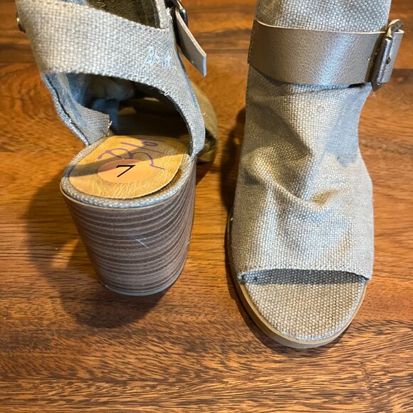 New Grey Strappy Cloth Sandals - Picture 4 of 4